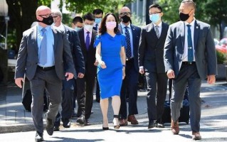 姚安娜为什么不姓任，姚安娜跟不跟老任姓？（今日头条已更新）