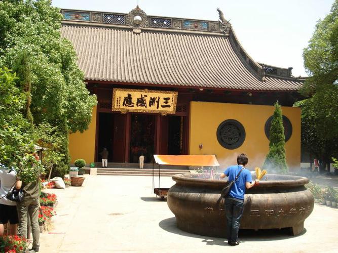 净慈寺在哪里?净慈寺和灵隐寺哪个好?(知乎)-第5张图片-汕团网 净慈寺在哪里?净慈寺和灵隐寺哪个好?(知乎)-第5张图片-汕团网